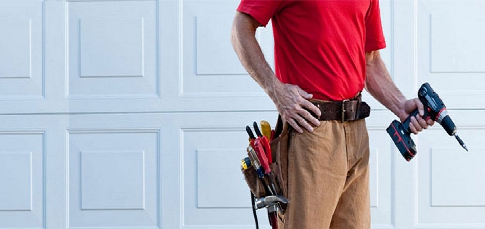 Why You Should Hire Professional Garage Door Repair Service